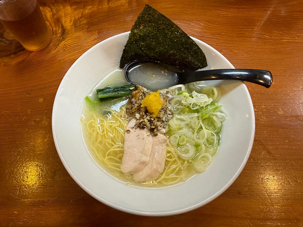 三代目らーめん処まるは極 船橋店の淡麗真鯛そば(温かい方)
