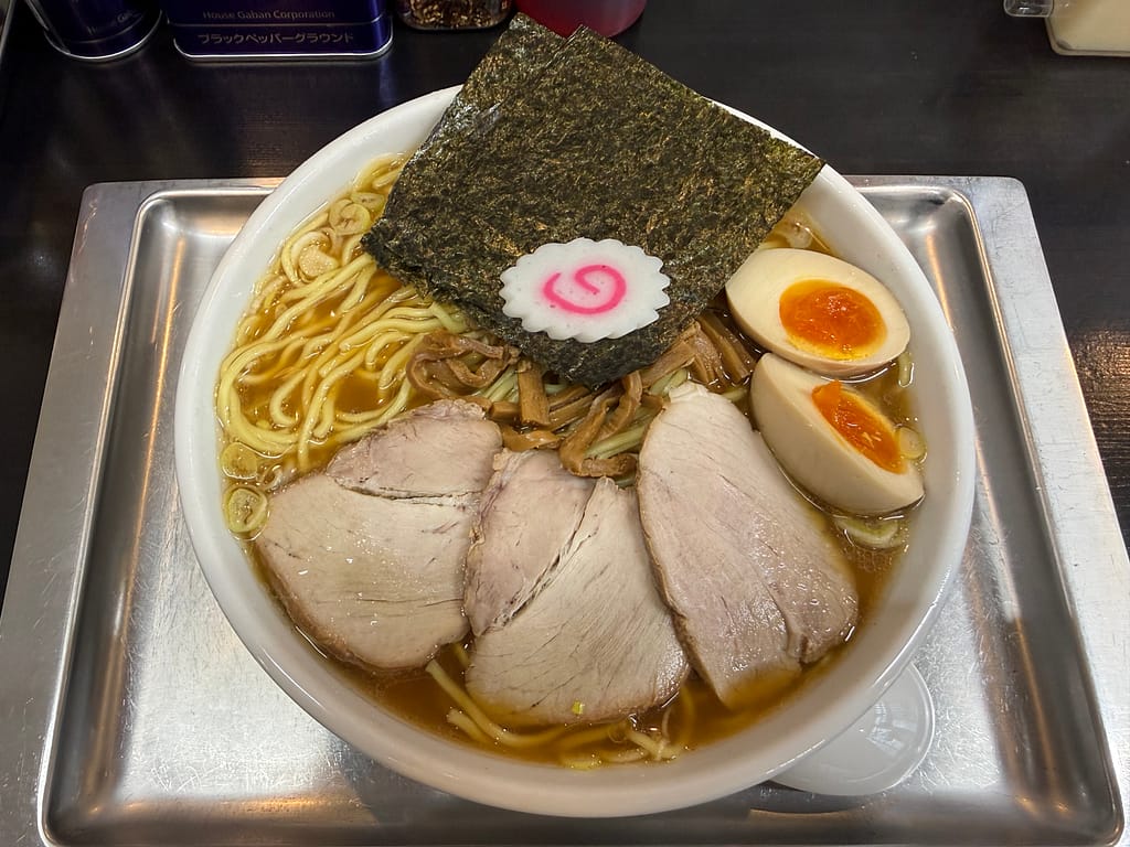 中華蕎麦きよしの特製中華蕎麦(大盛) チャーシュー・味玉・海苔入り