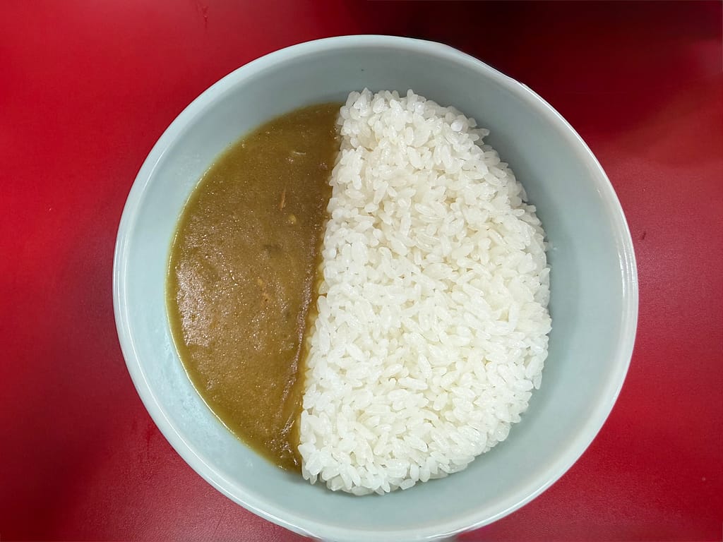 中華そば専門 邦ちゃん 新小岩店のカレー。ミニカレーのご飯の量を増やした一皿。